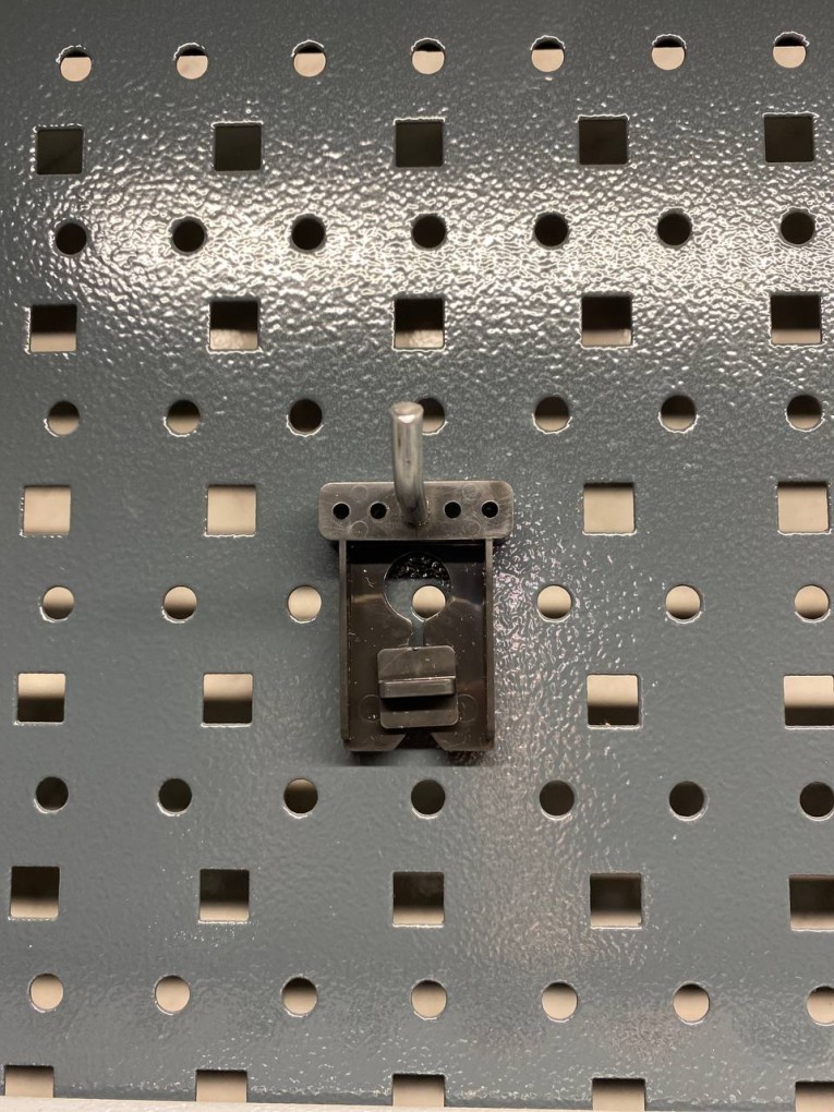 Крючок 38 мм купить в Кемерово