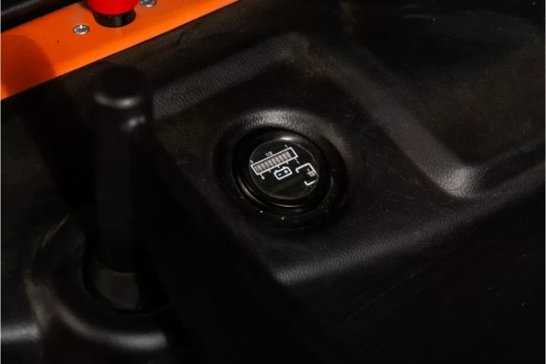 Штабелер электрический самоходный с платформой 1,5 т - 5,6 м Вилы: 1150 , АКБ Свинцово - кислотная, CL1556W SIBLINE купить в Кемерово