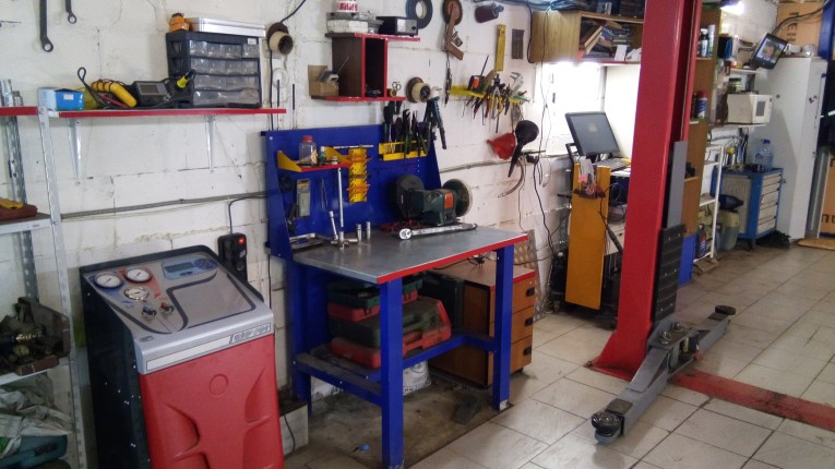 Верстак-стол бестумбовый ВП-1 с экраном купить в Кемерово