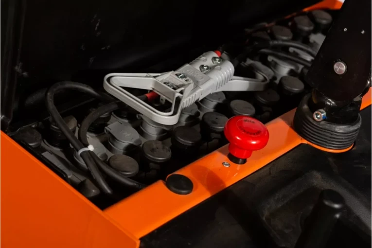 Штабелер электрический самоходный 1,5 т - 3,6 м Вилы: 1150 , АКБ Свинцово - кислотная, CL1536W SIBLINE купить в Кемерово