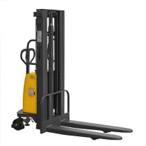 Штабелер с электроподъемом SES 1025 (1000 кг; 2,5 м; 12В / 110Ач) WEMALIFT Штабелер с электроподъемом SES 1025 (1000 кг; 2,5 м; 12В / 110Ач) WEMALIFT